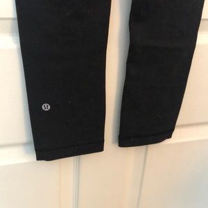 lululemon athletica Pants - Lululemon crop yoga legging lululemon athletica Pants - Lululemon crop yoga legging